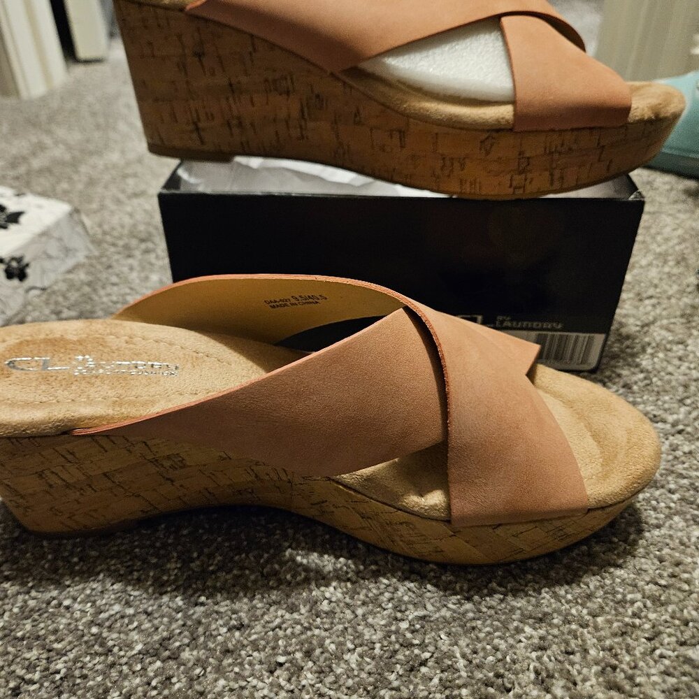 Chinese Laundry Wedges